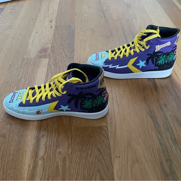 (Chinatown)Market Converse men’s size 11.5  “Lakers 3-peat” EUC w/ box - Picture 3 of 8